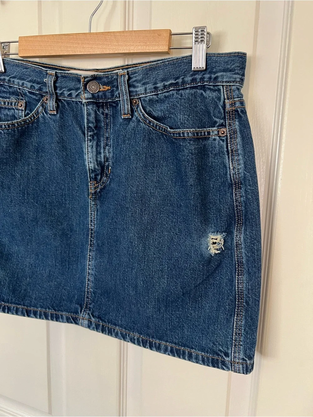Gap Jeans Y2K Distressed Denim Mini Skirt Medium Wash